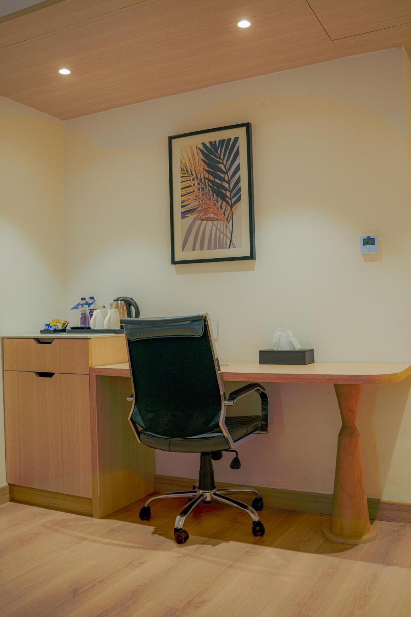 Best Western Ah1 Amritsar Bagian luar foto
